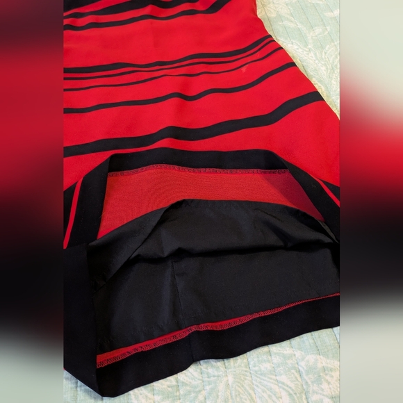 Banana Republic Red and Black Dress. Size 6P. - Picture 5 of 10